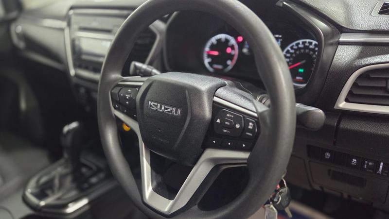 Used Isuzu D-Max 2022 for sale - 76444391: Photo 2