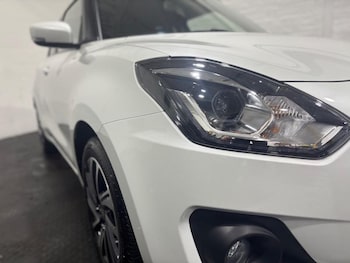 Used Suzuki Swift 2023 for sale - 76101802: Photo 2