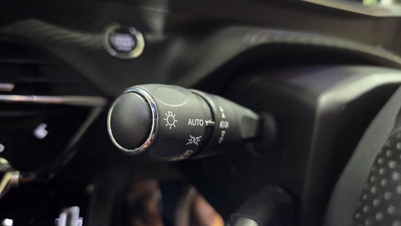 Used Peugeot 2008 2021 for sale - 75982560: Photo 28