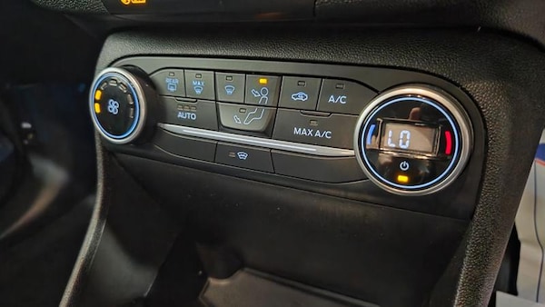 Used Ford Fiesta 2018 for sale - 75982561: Photo 29