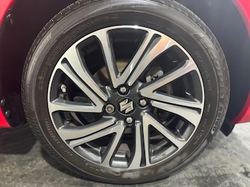 Used Suzuki Swift 2023 for sale - 75945240: Photo