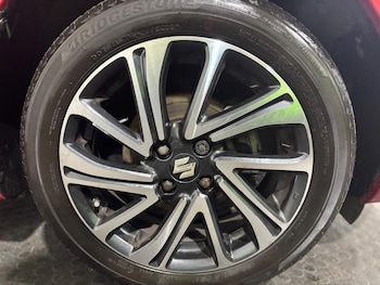 Used Suzuki Swift 2023 for sale - 76673203: Photo