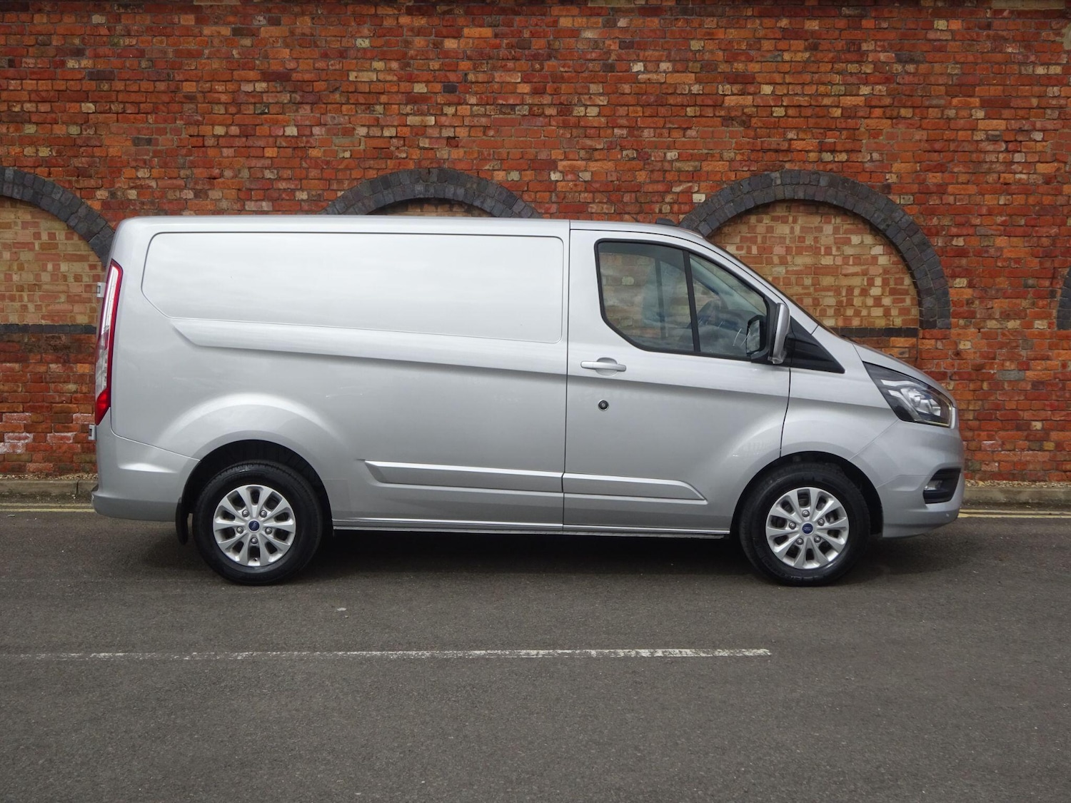 Used Ford Transit Custom 2020 for sale - 76995975: Photo 2