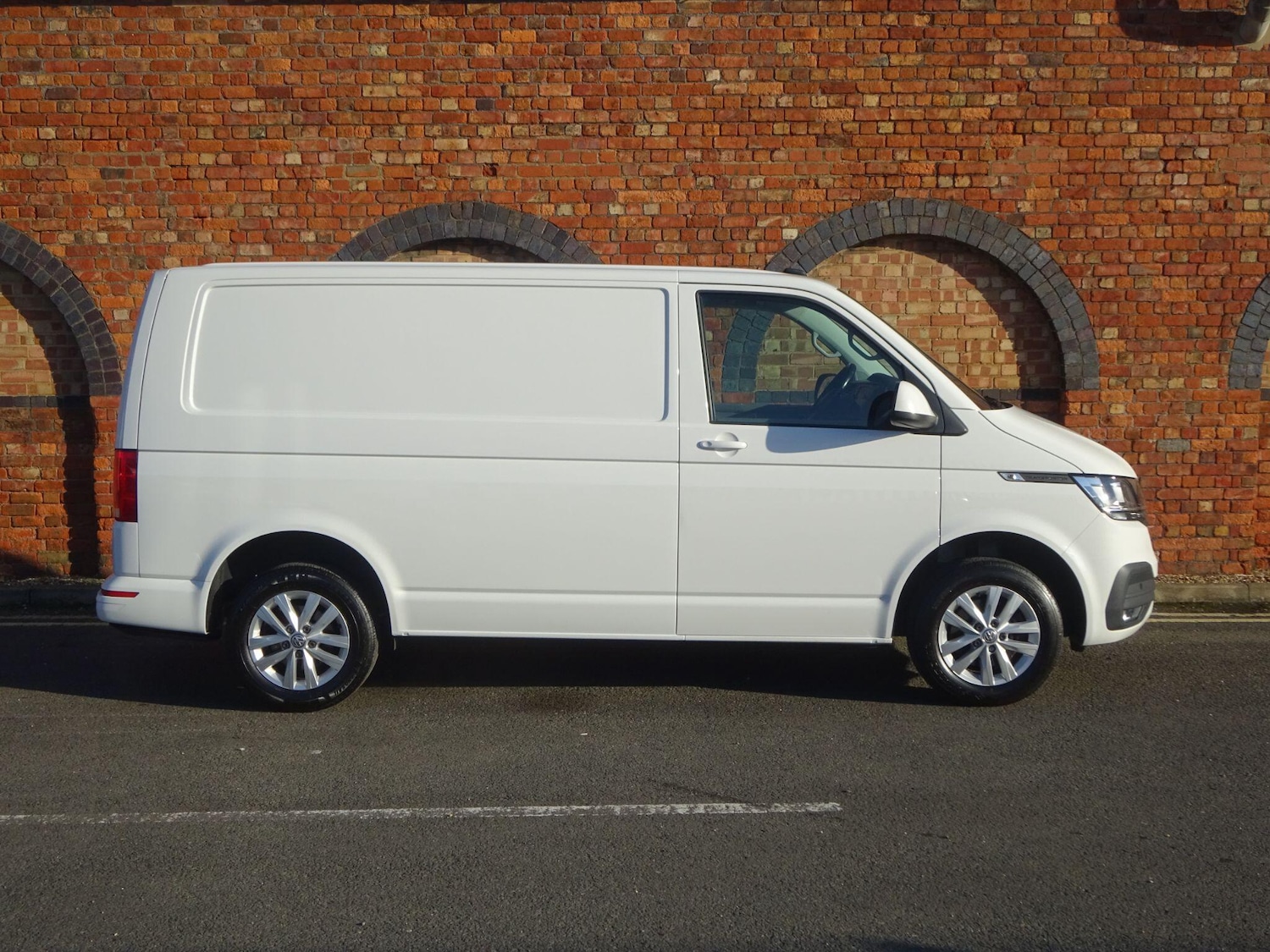 Used Volkswagen Transporter 2021 for sale - 76592735: Photo 2