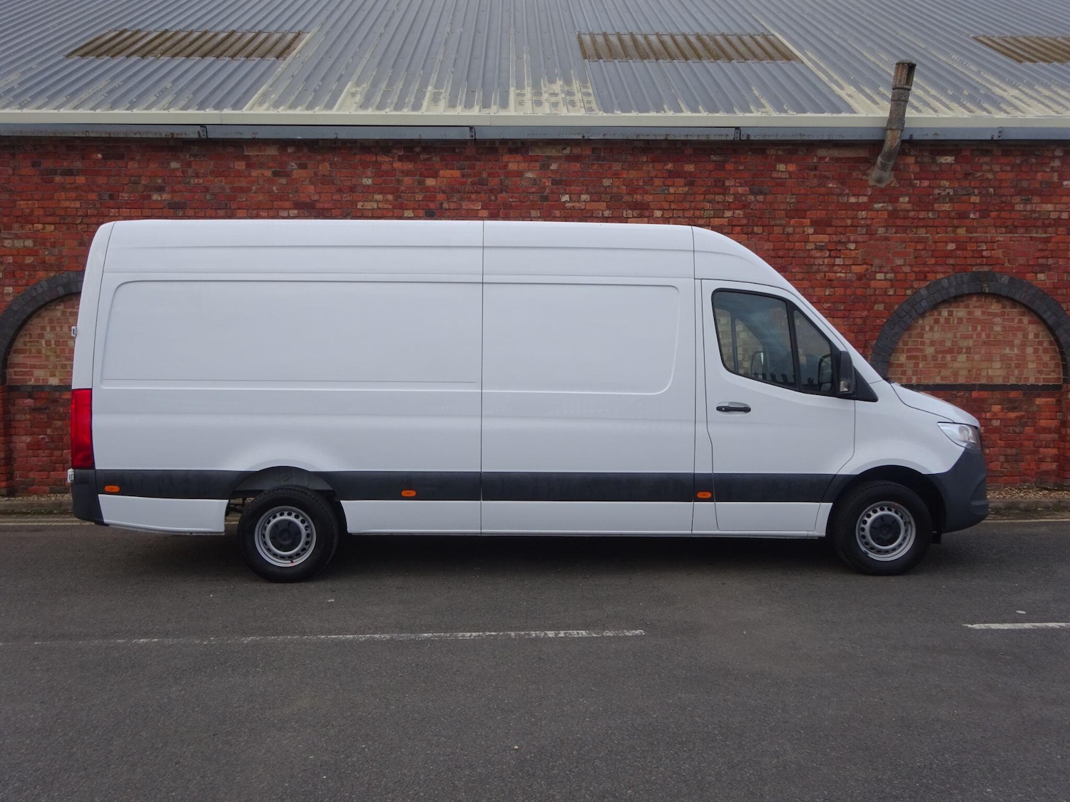 Used Mercedes-Benz Sprinter 2023 for sale - 77978363: Photo 2