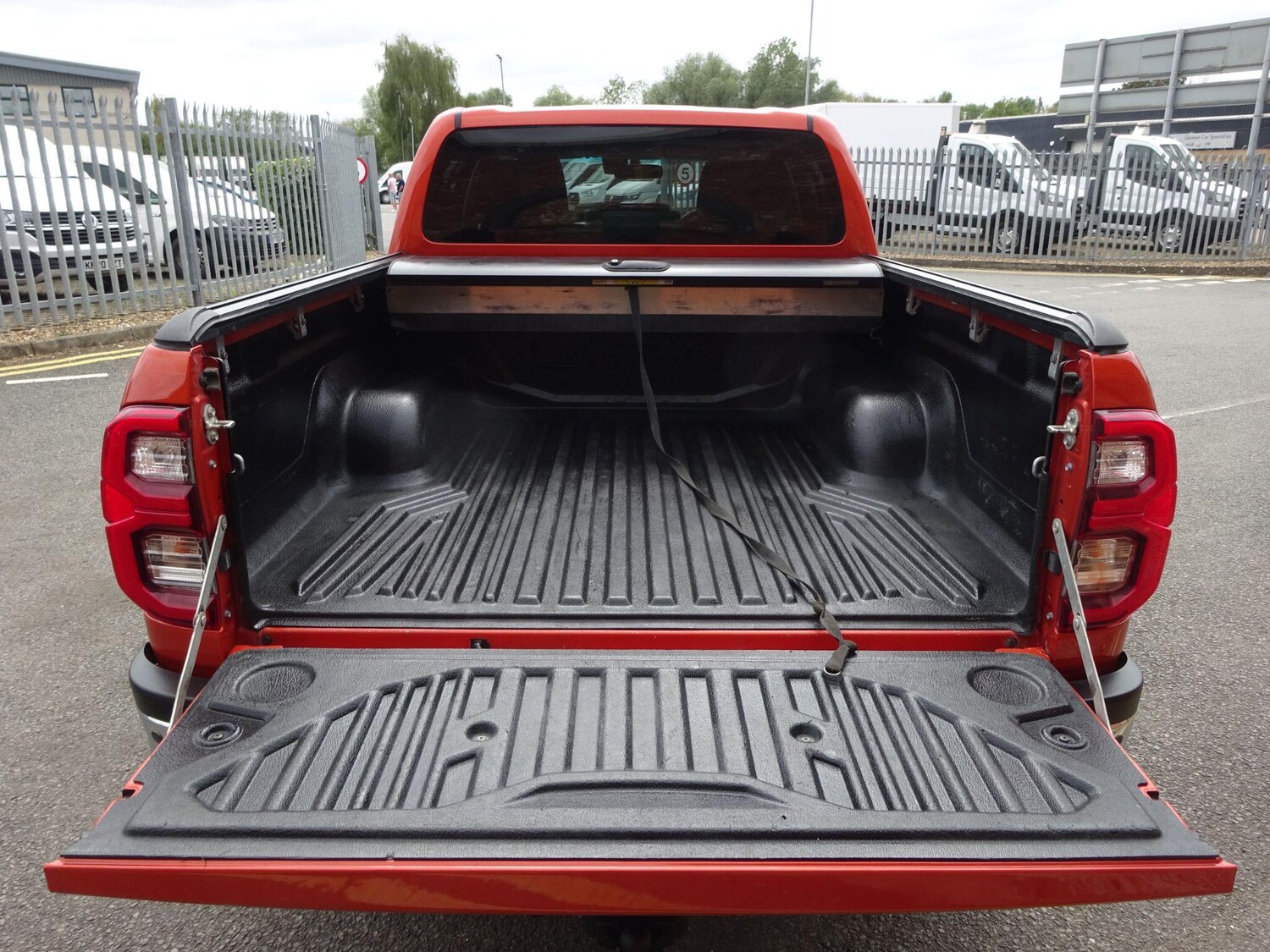 Used Toyota Hilux 2021 for sale - 76996108: Photo 28