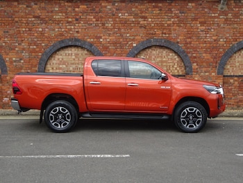 Used Toyota Hilux 2021 for sale - 76996108: Photo