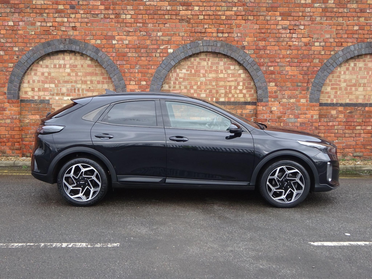 Used Kia XCeed 2023 for sale - 77978489: Photo 2