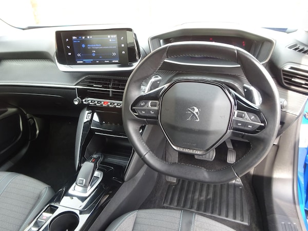 Used Peugeot 2008 2021 for sale - 75741045: Photo 11