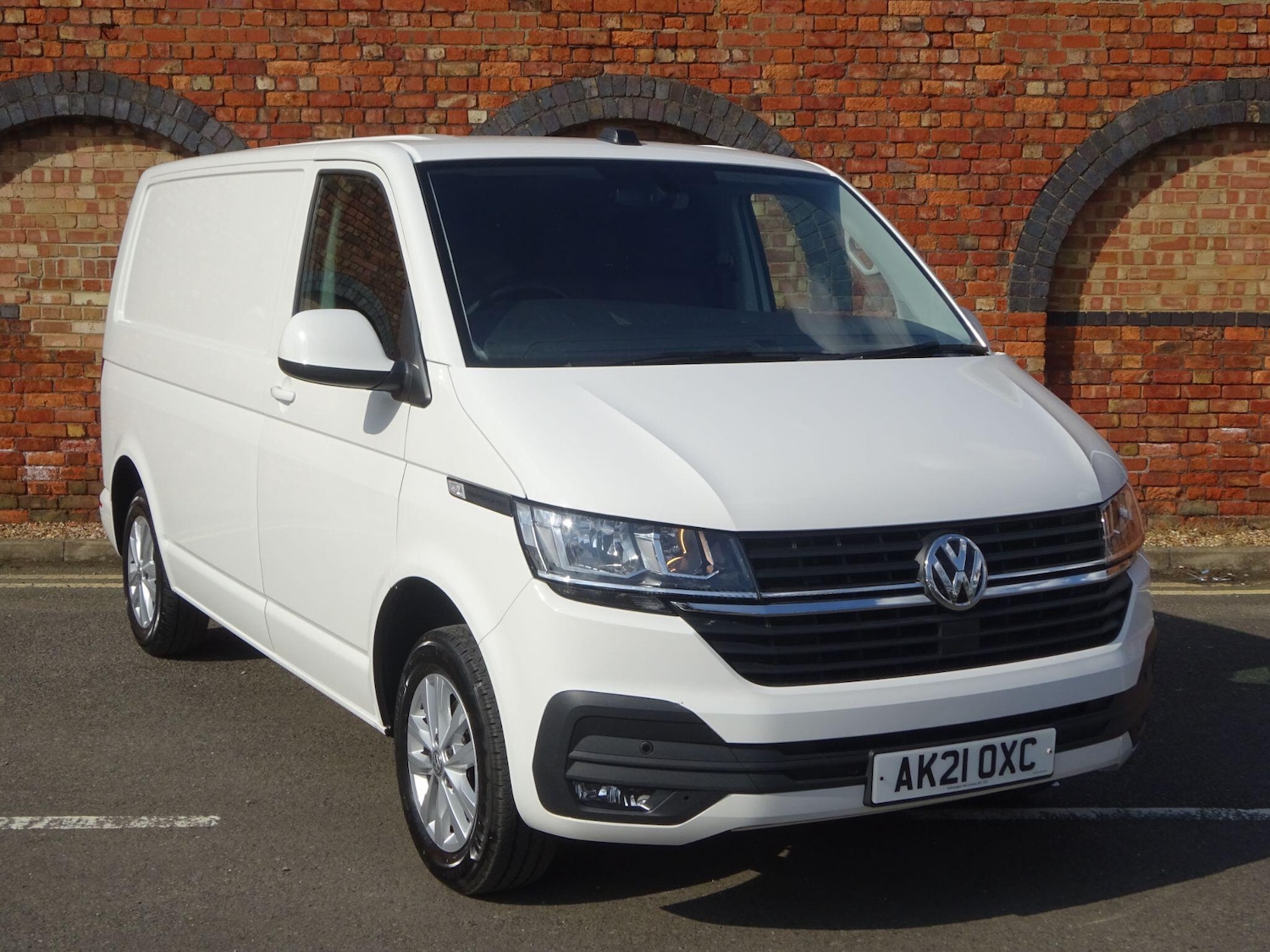 Used Volkswagen Transporter 2021 for sale - 76174873: Photo 1