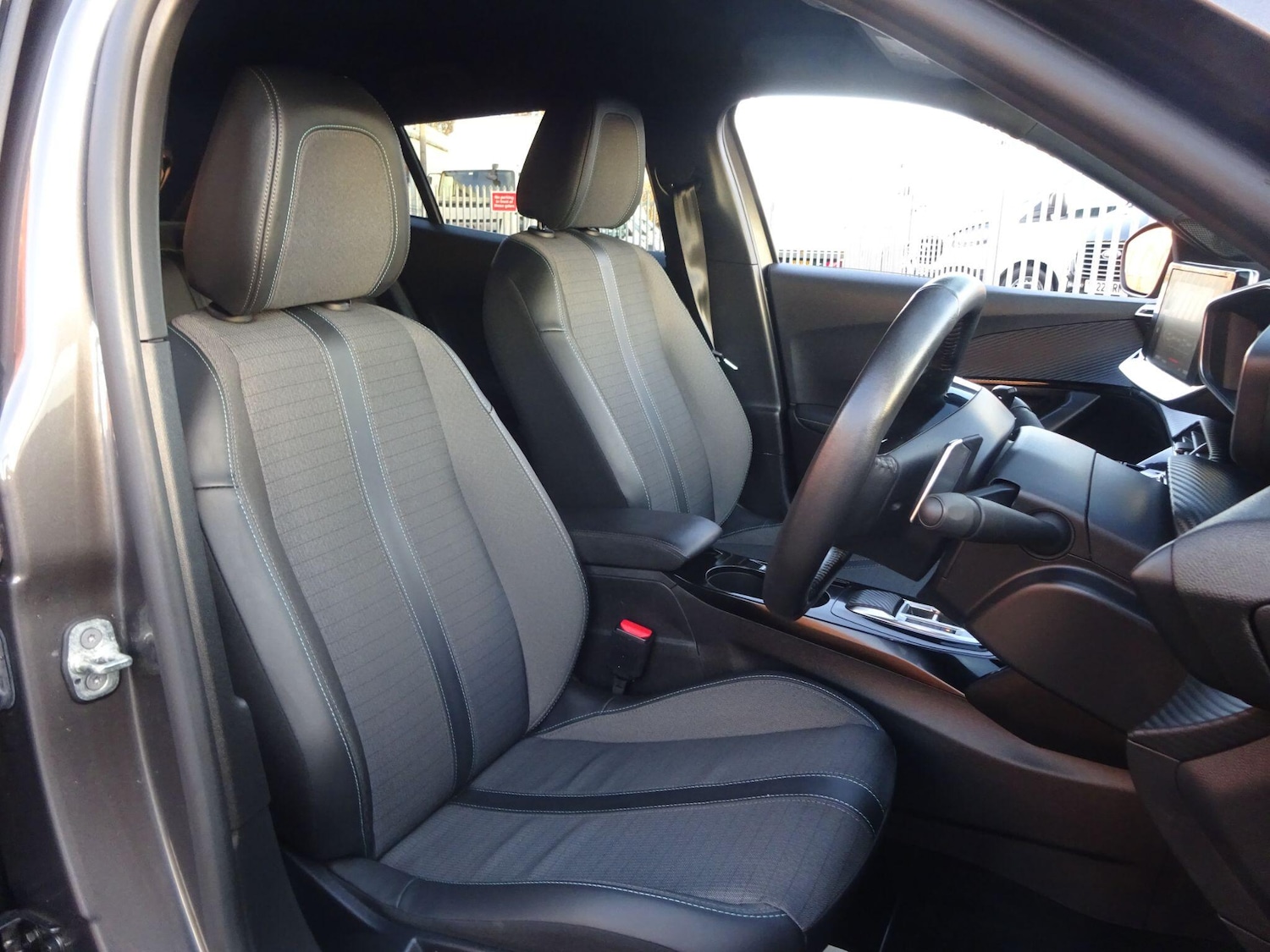 Used Peugeot 2008 2022 for sale - 76994187: Photo 12