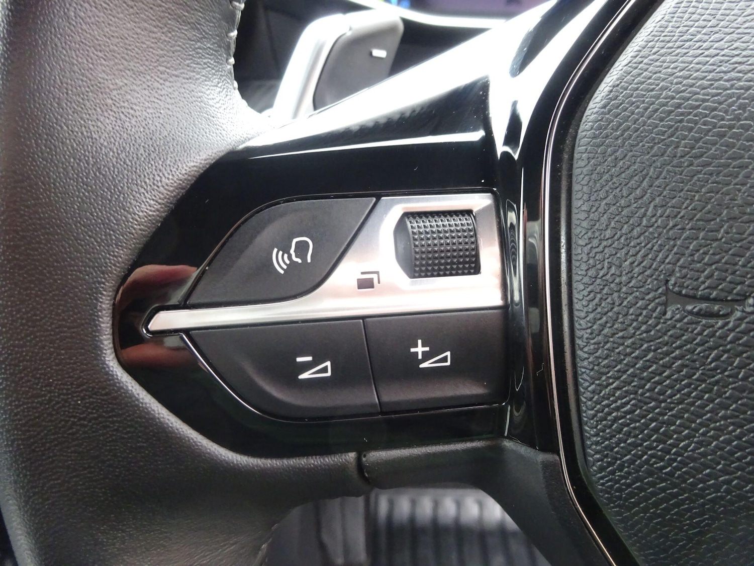 Used Peugeot 2008 for sale - 77559098: Photo 24