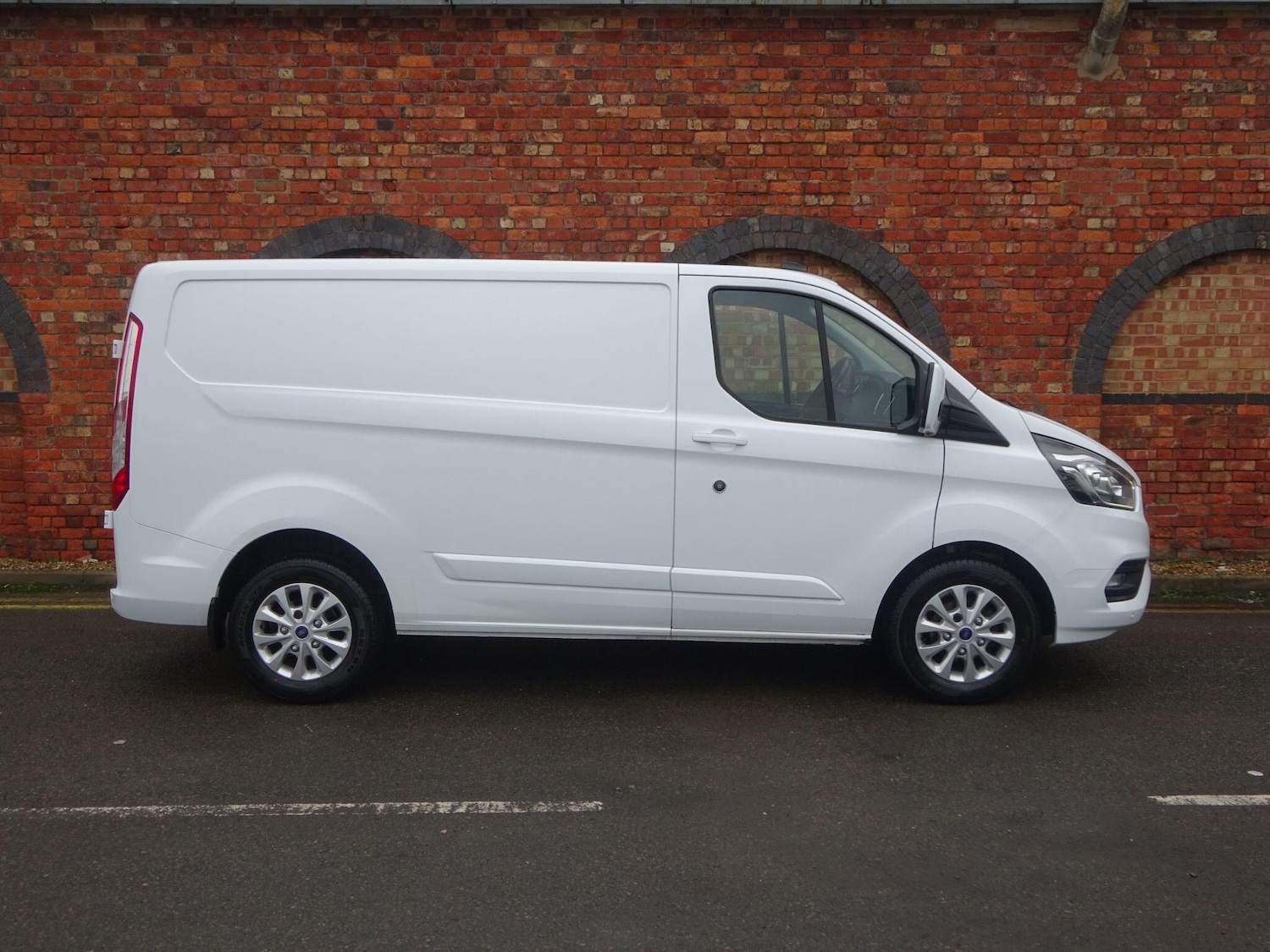 Used Ford Transit Custom 2020 for sale - 77559346: Photo 2