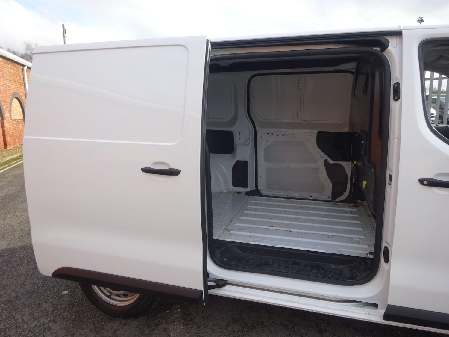 Used Peugeot Expert 2021 for sale - 77978120: Photo 11