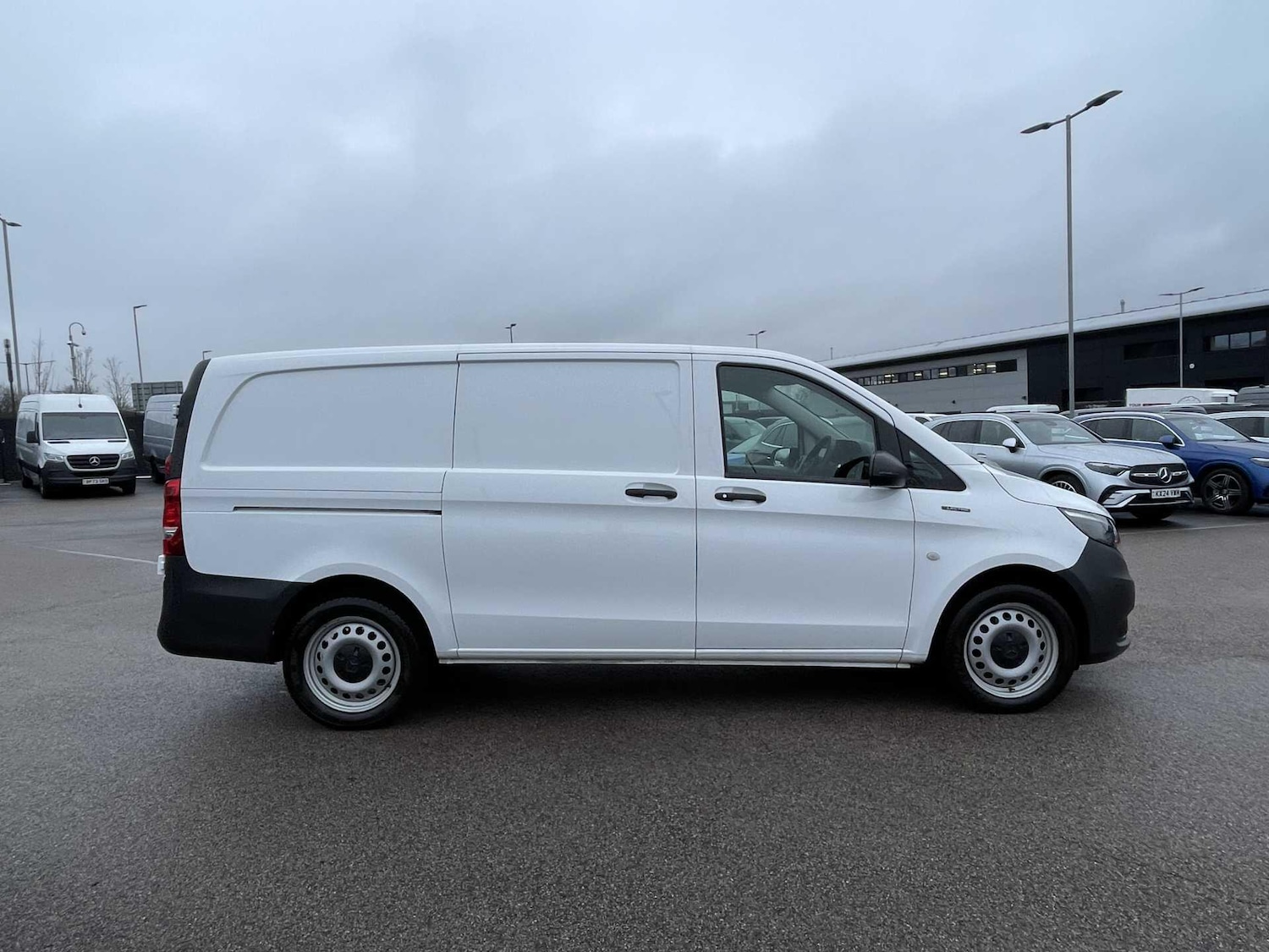 Used Mercedes-Benz Vito 2024 for sale - 77604702: Photo 2