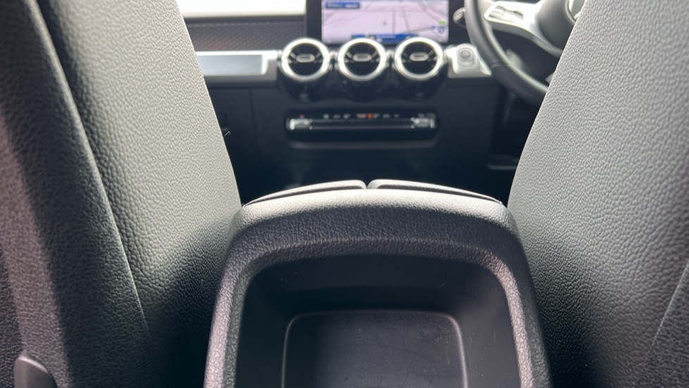 Used Mercedes-Benz GLB 2025 for sale - 76272804: Photo 36