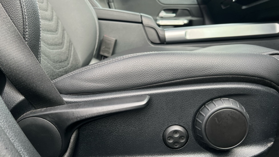 Used Mercedes-Benz GLB 2025 for sale - 76272804: Photo 39