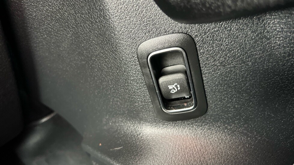 Used Mercedes-Benz GLB 2025 for sale - 76272804: Photo 53