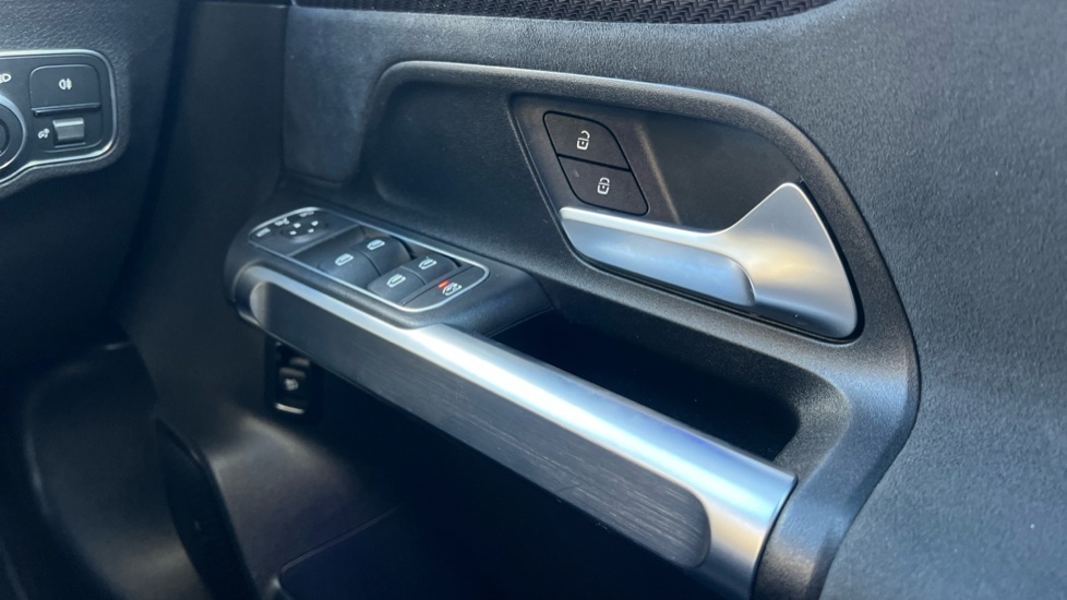 Used Mercedes-Benz GLB 2024 for sale - 76116780: Photo 51
