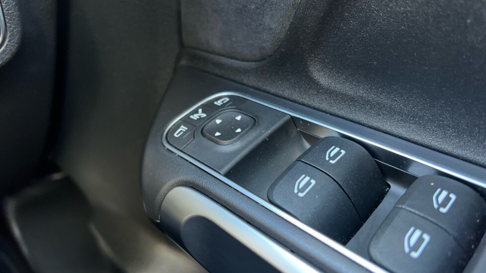 Used Mercedes-Benz GLB 2024 for sale - 76116780: Photo 52