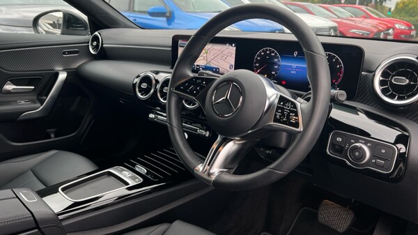Used Mercedes-Benz CLA 2024 for sale - 76140281: Photo 3