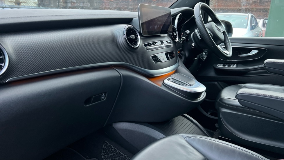 Used Mercedes-Benz V-Class 2024 for sale - 77070944: Photo 11