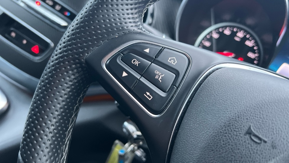 Used Mercedes-Benz V-Class 2024 for sale - 77070944: Photo 30