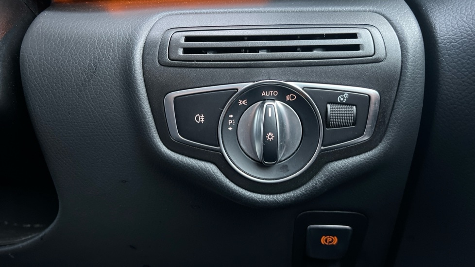 Used Mercedes-Benz V-Class 2024 for sale - 77070944: Photo 56