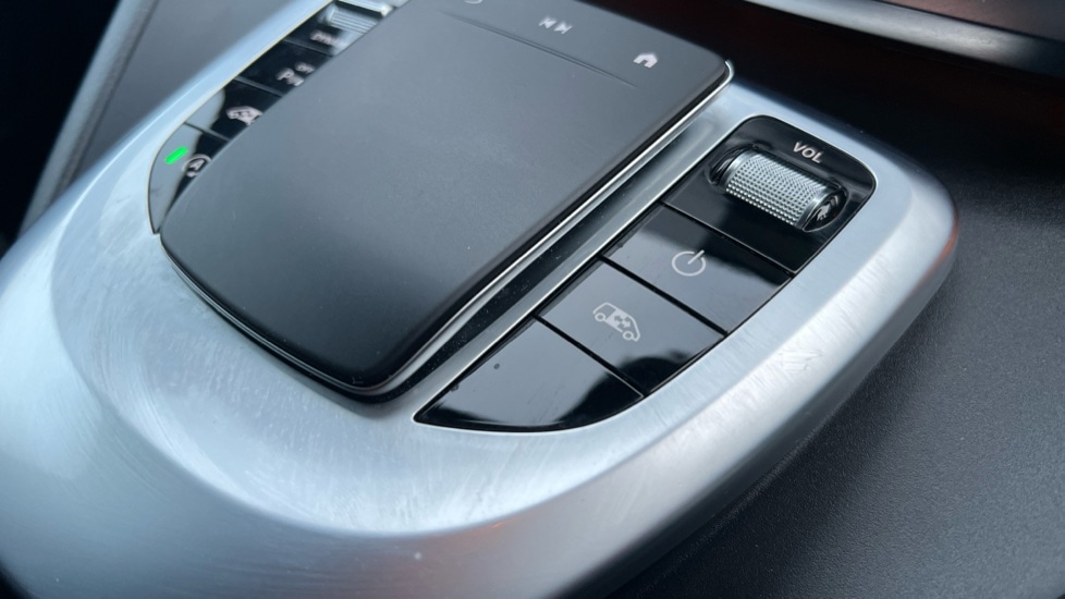 Used Mercedes-Benz V-Class 2024 for sale - 77070944: Photo 57