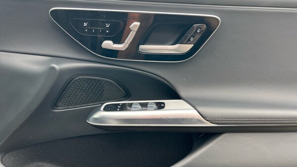 Used Mercedes-Benz E-Class 2024 for sale - 76176208: Photo 37