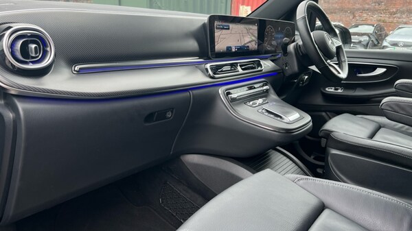 Used Mercedes-Benz V-Class 2025 for sale - 76244470: Photo 11