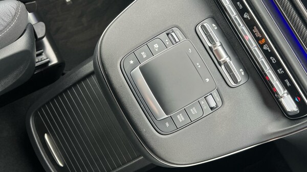 Used Mercedes-Benz V-Class 2025 for sale - 76244470: Photo 35
