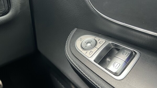 Used Mercedes-Benz V-Class 2025 for sale - 76244470: Photo 51