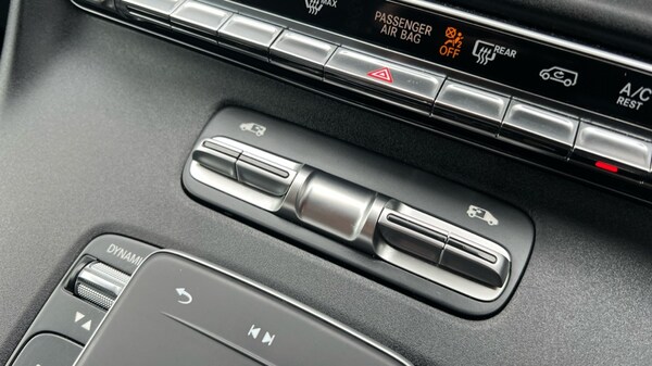 Used Mercedes-Benz V-Class 2025 for sale - 76244470: Photo 55