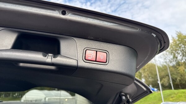 Used Mercedes-Benz GLB 2024 for sale - 76261485: Photo 18