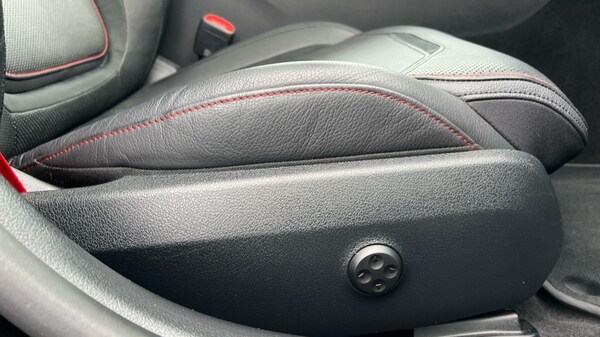 Used Mercedes-Benz C-Class 2023 for sale - 76044297: Photo 39