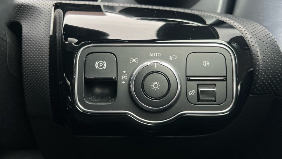 Used Mercedes-Benz CLA 2019 for sale - 76415203: Photo 51