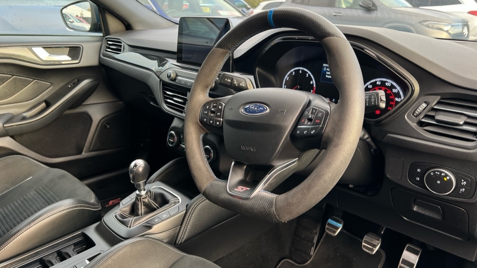 Used Ford Focus 2019 for sale - 76766355: Photo 9
