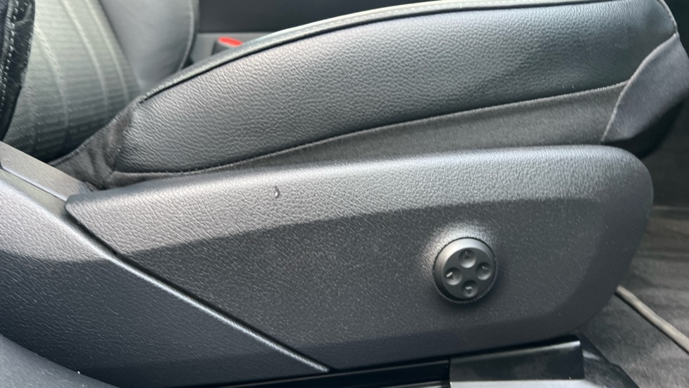 Used Mercedes-Benz EQS 2023 for sale - 76834730: Photo 39