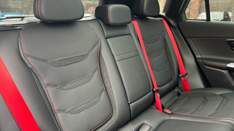 Used Mercedes-Benz GLC 2024 for sale - 76452357: Photo 15