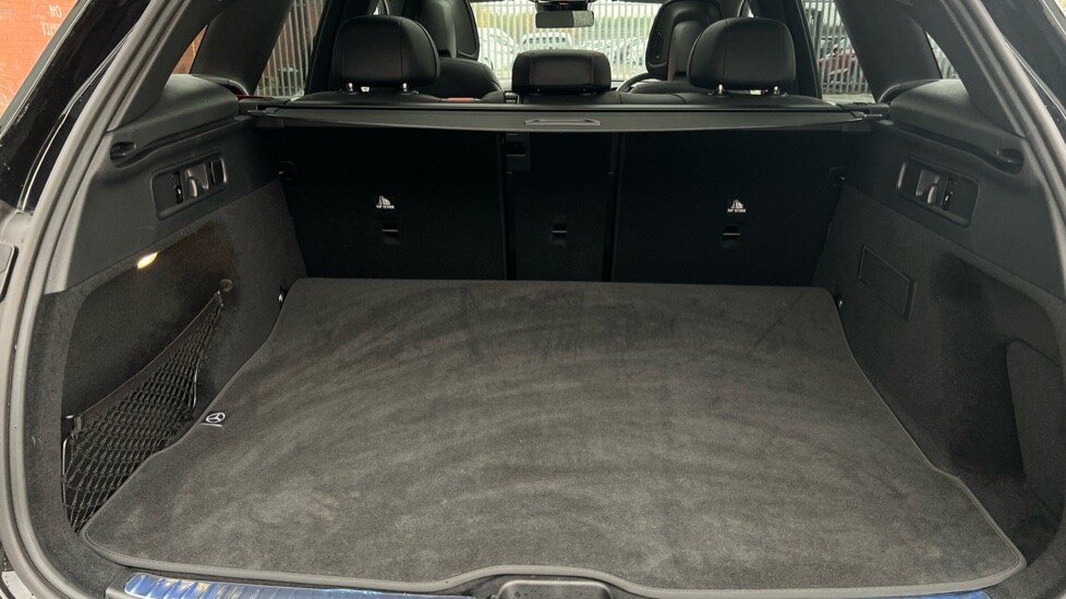 Used Mercedes-Benz GLC 2024 for sale - 76452357: Photo 17