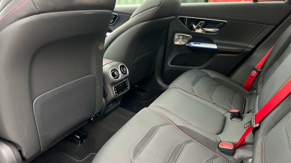 Used Mercedes-Benz GLC 2024 for sale - 76452357: Photo 24