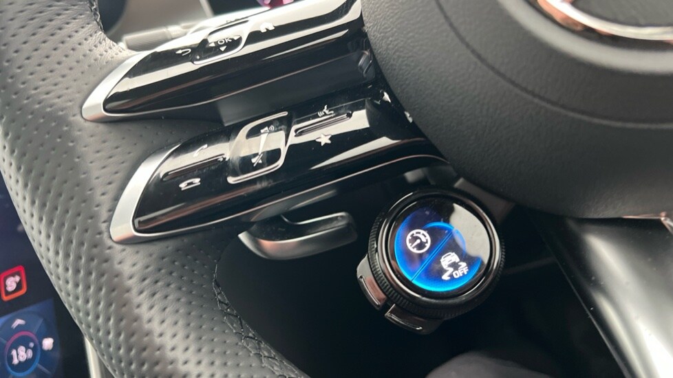 Used Mercedes-Benz GLC 2024 for sale - 76452357: Photo 30