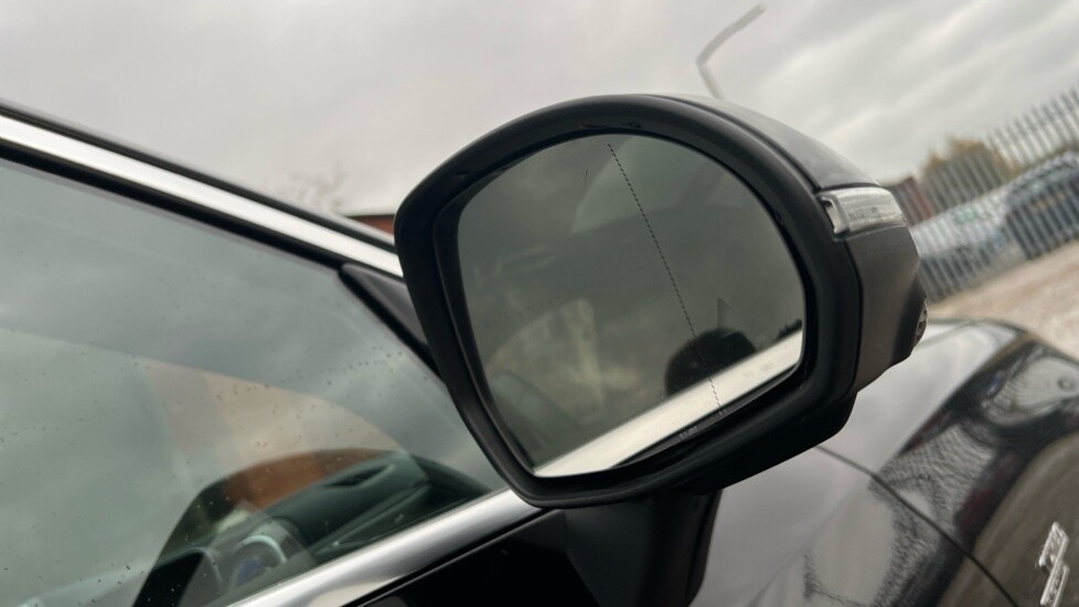 Used Mercedes-Benz GLC 2024 for sale - 76452357: Photo 50