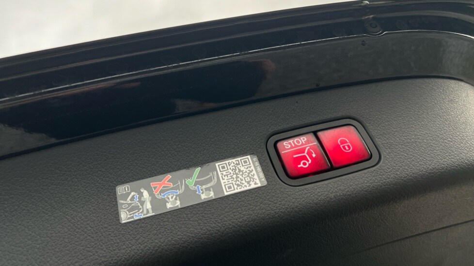 Used Mercedes-Benz GLC 2024 for sale - 76452357: Photo 56