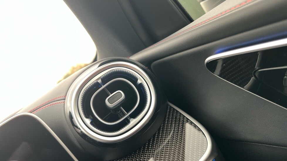 Used Mercedes-Benz GLC 2024 for sale - 76452357: Photo 61