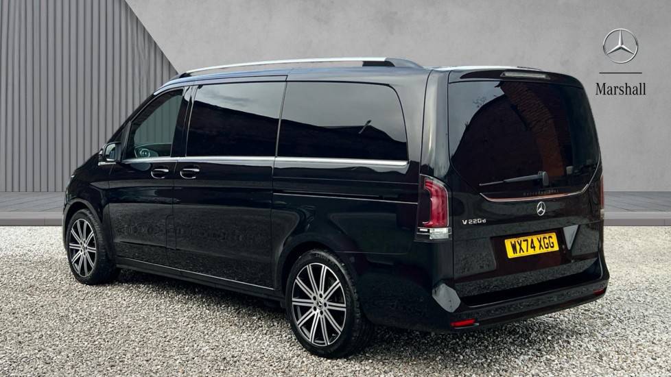 Used Mercedes-Benz V-Class 2024 for sale - 76870429: Photo 2