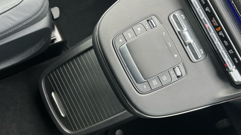 Used Mercedes-Benz V-Class 2024 for sale - 76870429: Photo 35