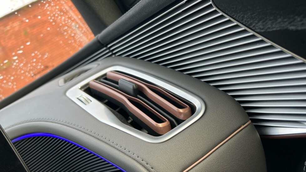 Used Mercedes-Benz EQC 2021 for sale - 76672580: Photo 56