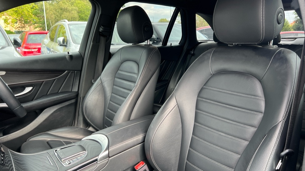 Used Mercedes-Benz GLC 2019 for sale - 76112251: Photo 14